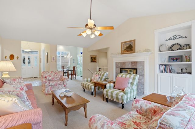 301 PARKWOOD CT, Columbia, MO 65203