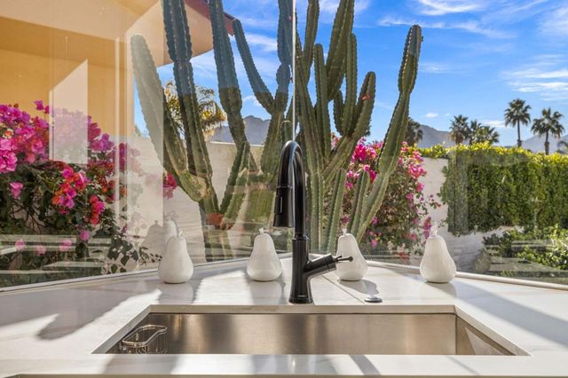 77825 Laredo Court, La Quinta, CA 92253