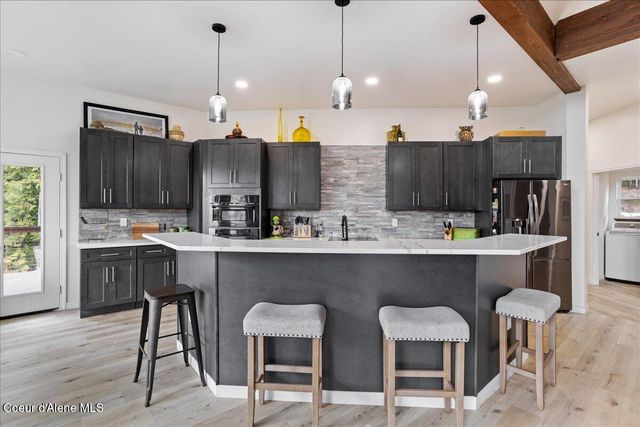 597 Kula Dr, Sagle, ID 83860