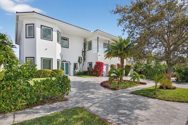 2641 NE 48th Street, Lighthouse Point, FL 33064