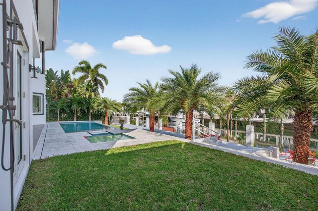 2641 NE 48th Street, Lighthouse Point, FL 33064