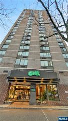 770 Anderson Avenue 22H, Cliffside Park, NJ 07010