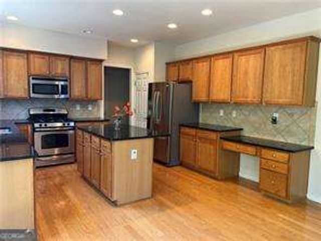 610 Cricklewood Drive, Suwanee, GA 30024