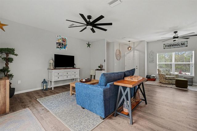 18020 MACASSAR ROAD, Weeki Wachee, FL 34614