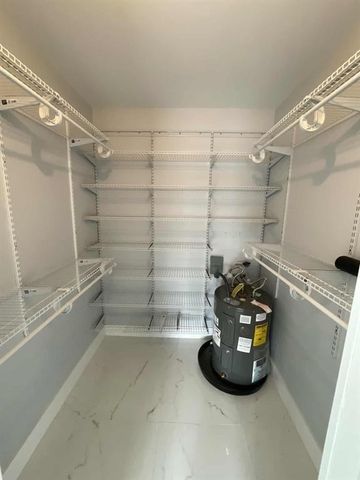 649 W Oakland Park Boulevard 211-A, Oakland Park, FL 33311