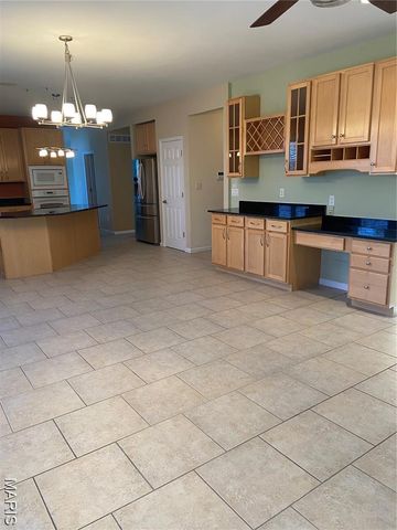 811 Wheaton Way, Creve Coeur, MO 63141