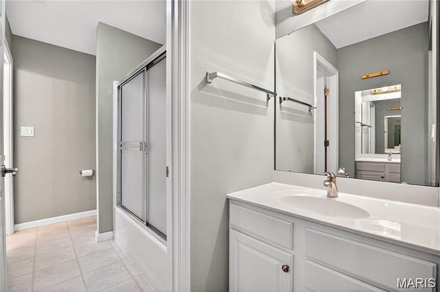 811 Wheaton Way, Creve Coeur, MO 63141