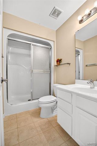 811 Wheaton Way, Creve Coeur, MO 63141