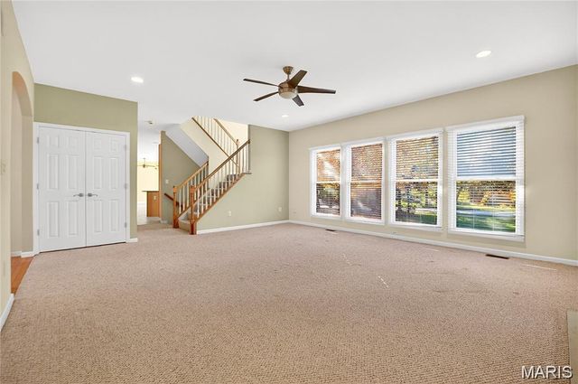 811 Wheaton Way, Creve Coeur, MO 63141