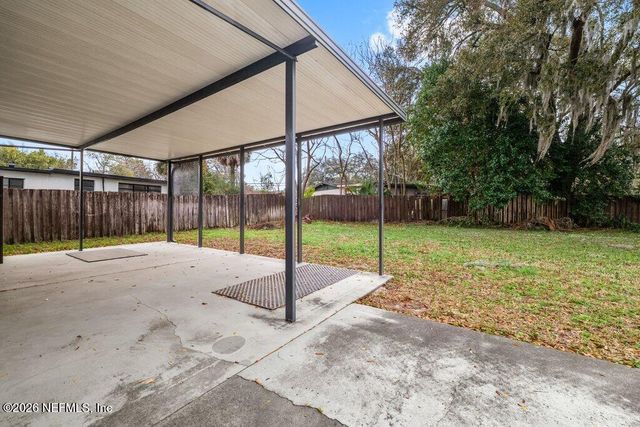 5762 HESTON Road, Jacksonville, FL 32207