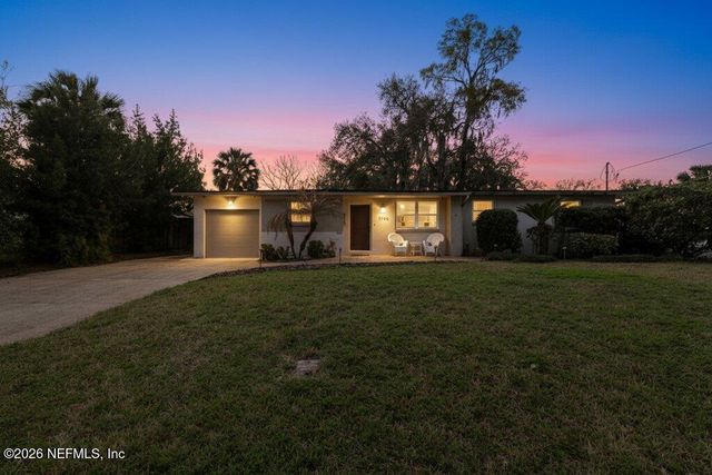 5762 HESTON Road, Jacksonville, FL 32207