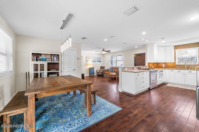 5762 HESTON Road, Jacksonville, FL 32207