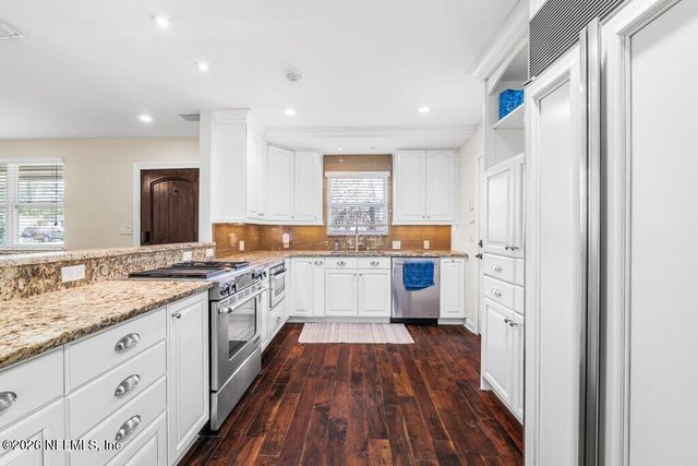 5762 HESTON Road, Jacksonville, FL 32207