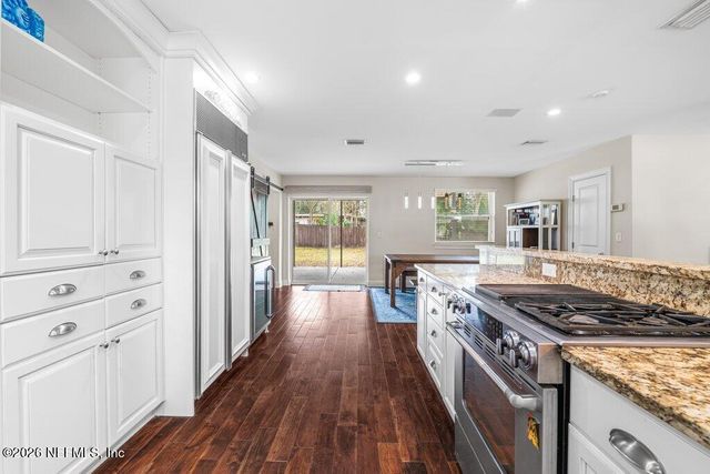 5762 HESTON Road, Jacksonville, FL 32207