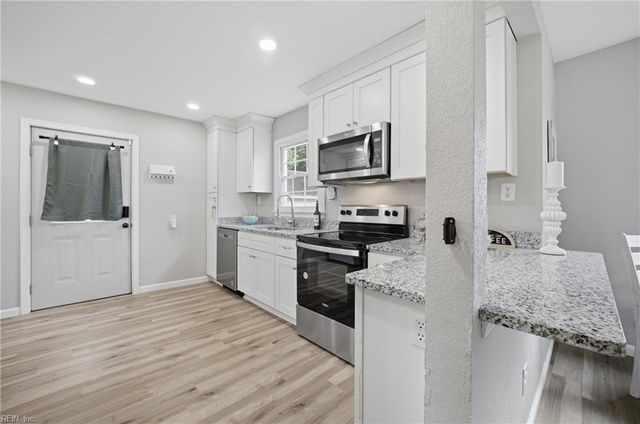 27 Afton PW, Portsmouth, VA 23702