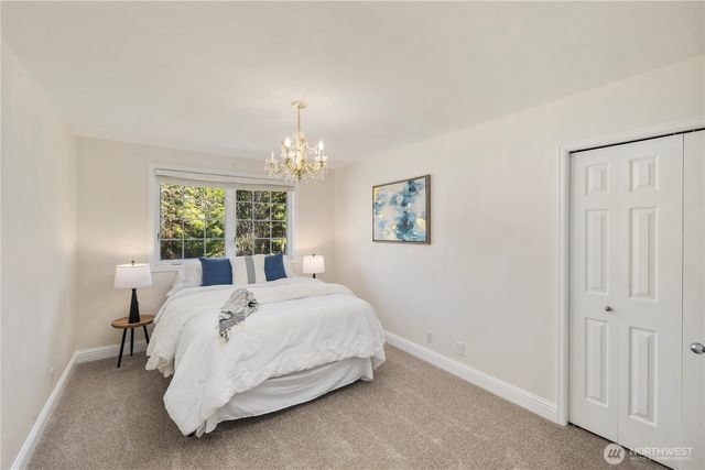 1870 W Cloud Way, Oak Harbor, WA 98277