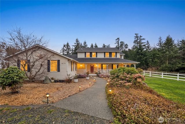 1870 W Cloud Way, Oak Harbor, WA 98277