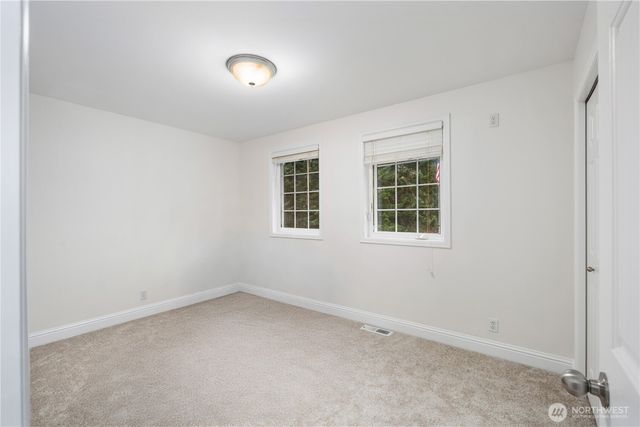 1870 W Cloud Way, Oak Harbor, WA 98277