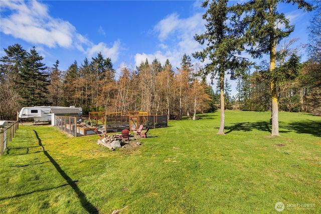 1870 W Cloud Way, Oak Harbor, WA 98277