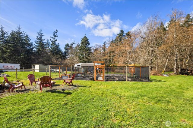 1870 W Cloud Way, Oak Harbor, WA 98277