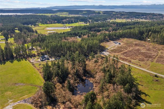 1870 W Cloud Way, Oak Harbor, WA 98277