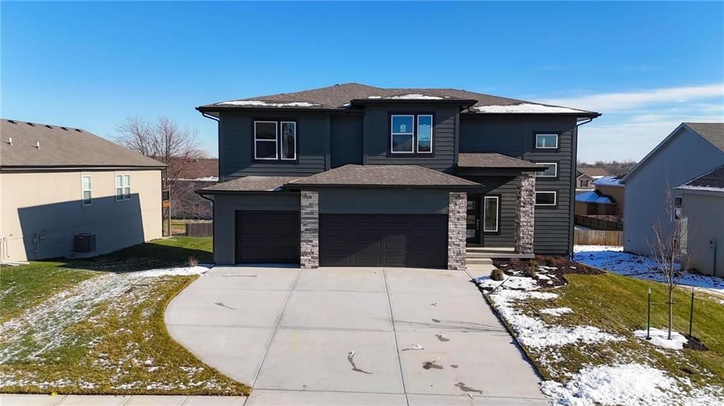 320 SW Amara Drive, Blue Springs, MO 64064