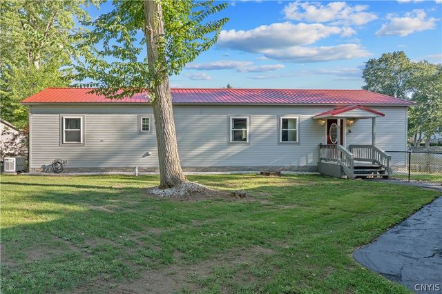482 County Route 12, Schroeppel, NY 13132
