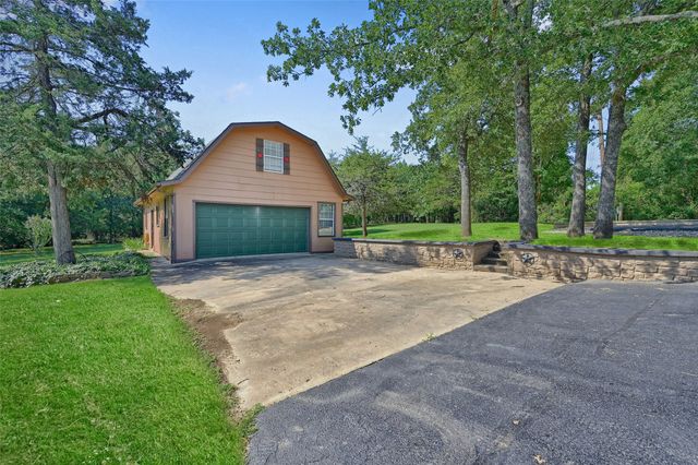 570 Roy Ayres Road, Bells, TX 75414