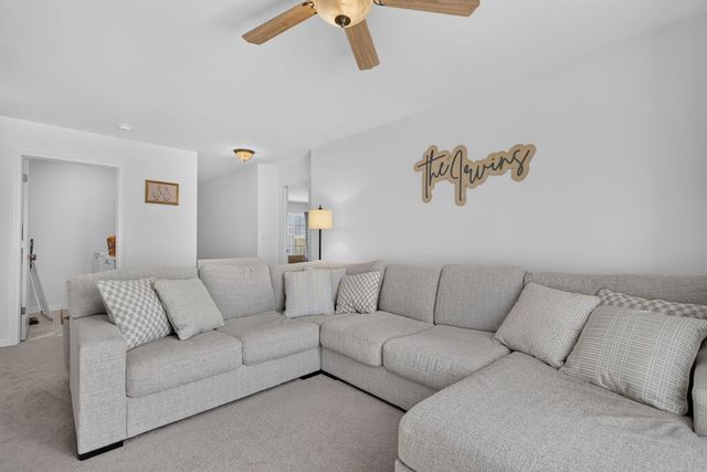25640 W Stonechase Court, Channahon, IL 60410