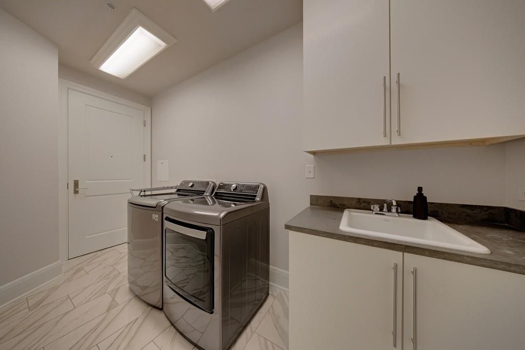 Image 12 of property listing at 3344 Peachtree Road NE 3904, Atlanta, GA 30326