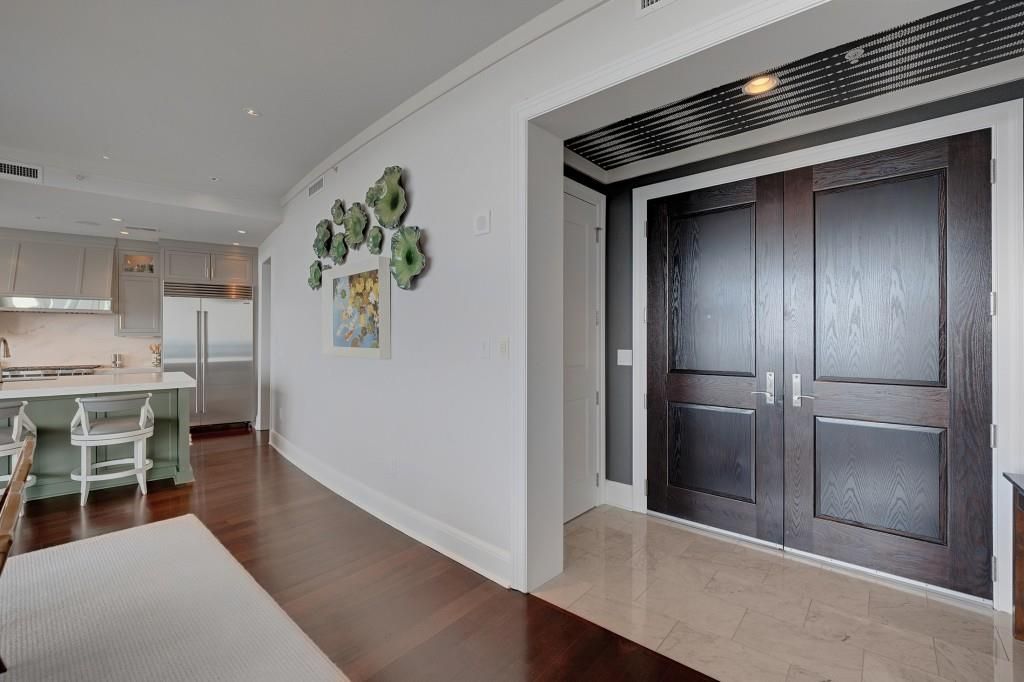 Image 13 of property listing at 3344 Peachtree Road NE 3904, Atlanta, GA 30326