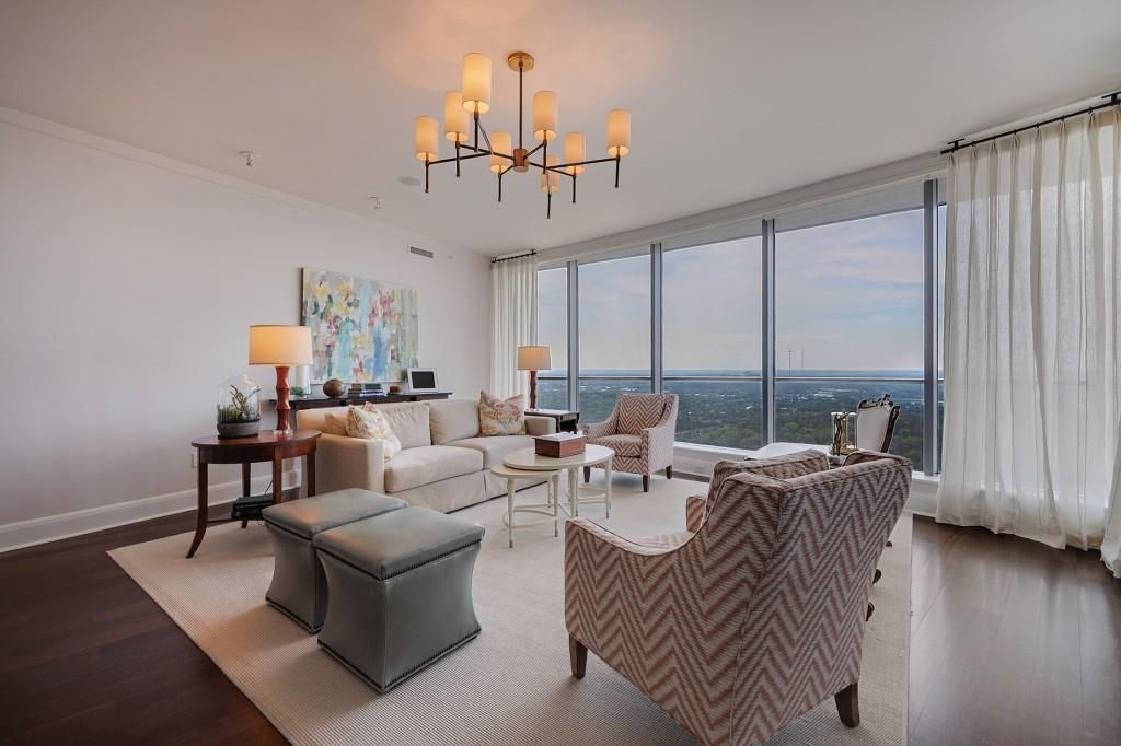 Image 25 of property listing at 3344 Peachtree Road NE 3904, Atlanta, GA 30326