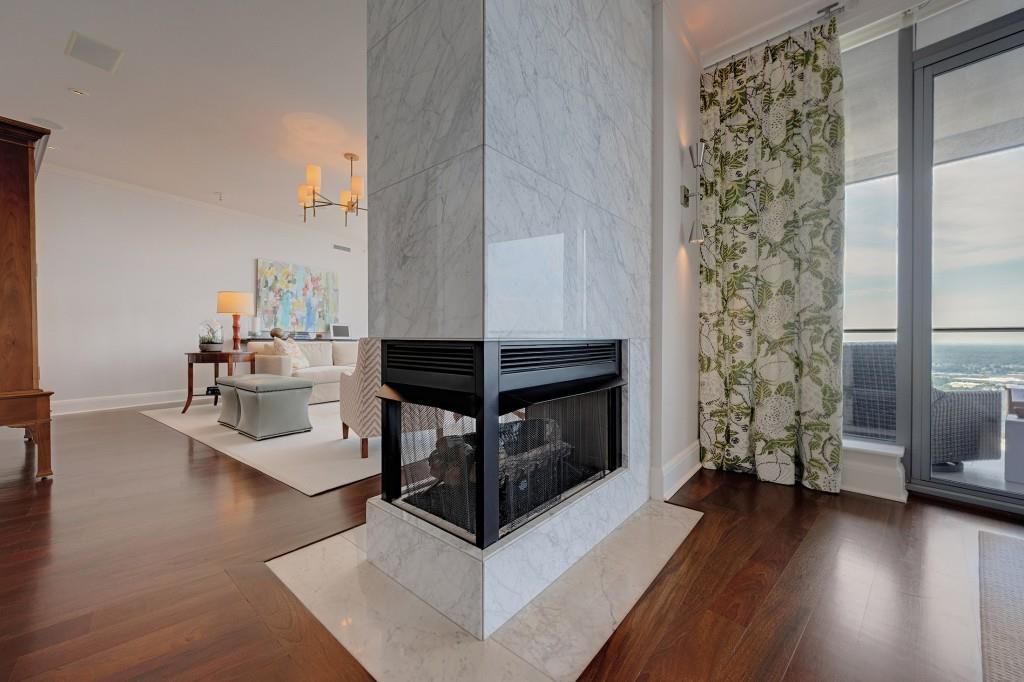Image 28 of property listing at 3344 Peachtree Road NE 3904, Atlanta, GA 30326