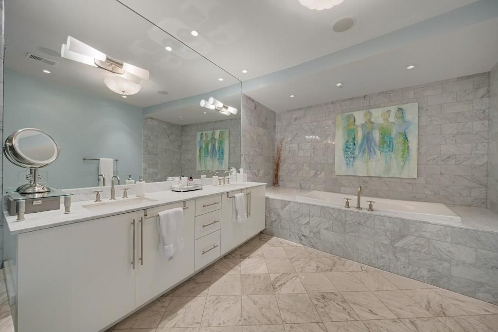 Image 31 of property listing at 3344 Peachtree Road NE 3904, Atlanta, GA 30326