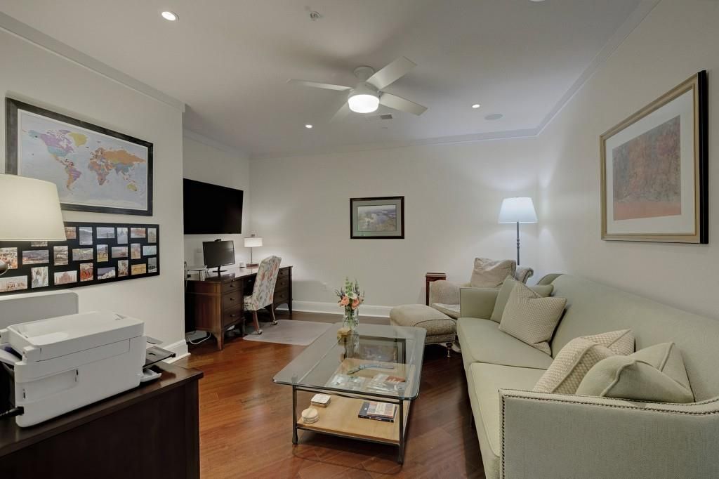 Image 40 of property listing at 3344 Peachtree Road NE 3904, Atlanta, GA 30326