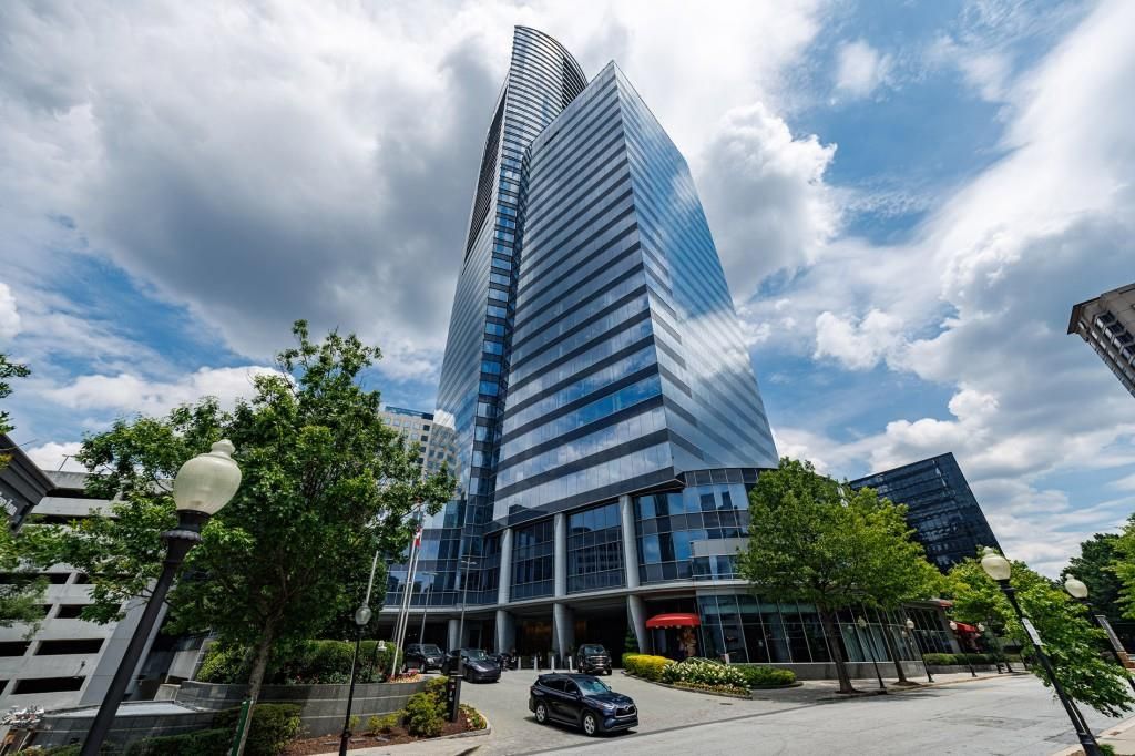 Image 41 of property listing at 3344 Peachtree Road NE 3904, Atlanta, GA 30326