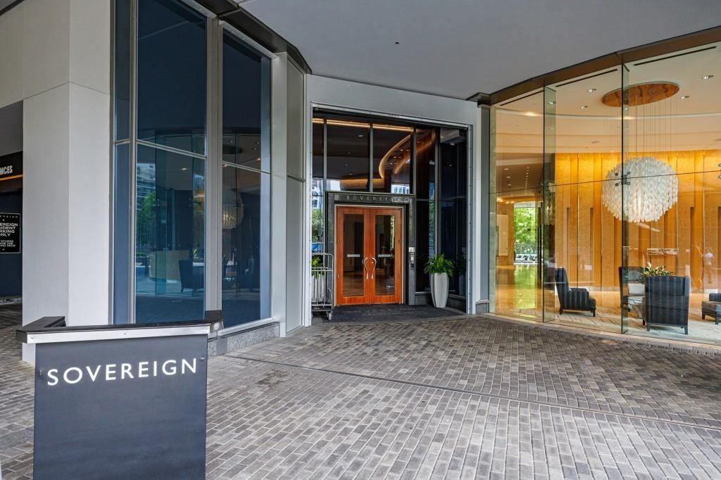 Image 42 of property listing at 3344 Peachtree Road NE 3904, Atlanta, GA 30326