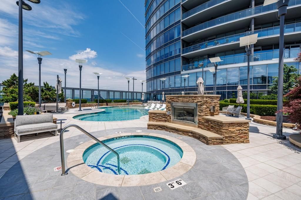 Image 49 of property listing at 3344 Peachtree Road NE 3904, Atlanta, GA 30326