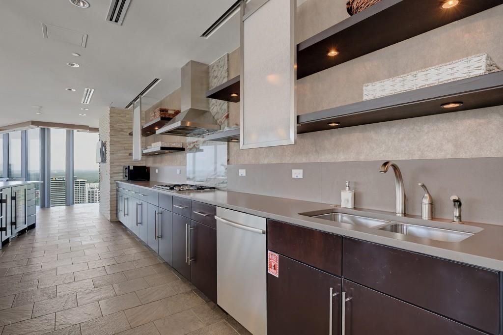 Image 66 of property listing at 3344 Peachtree Road NE 3904, Atlanta, GA 30326