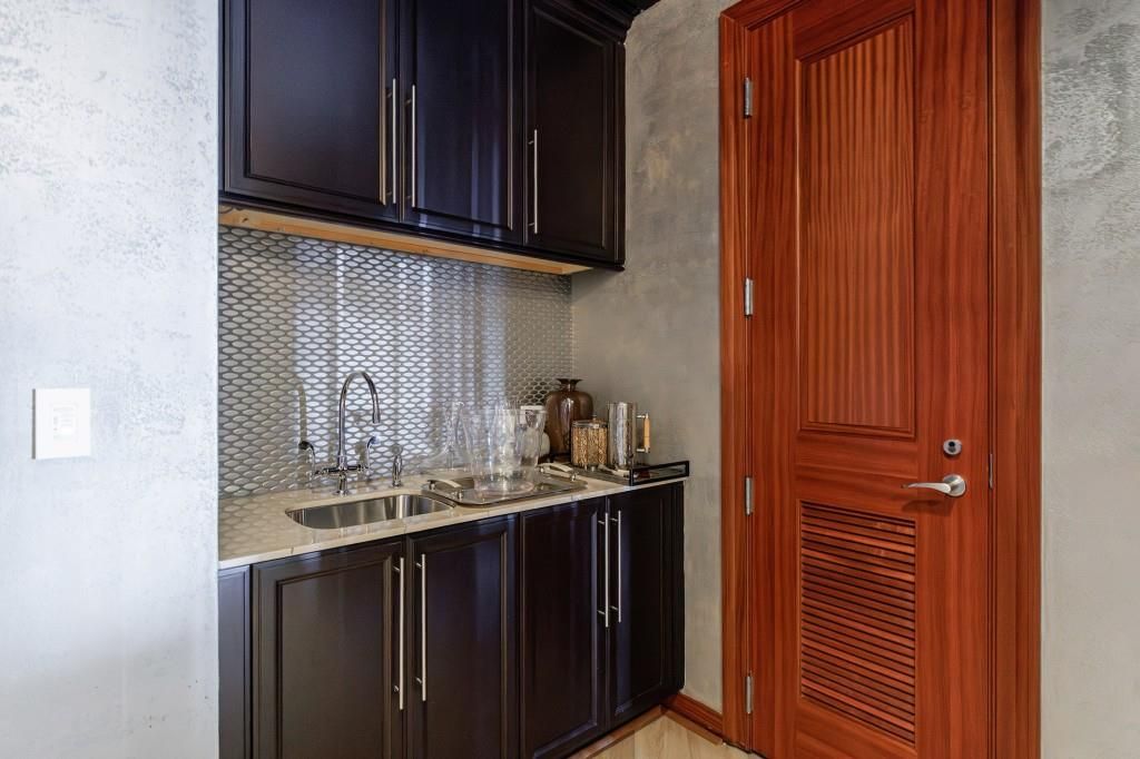 Image 67 of property listing at 3344 Peachtree Road NE 3904, Atlanta, GA 30326