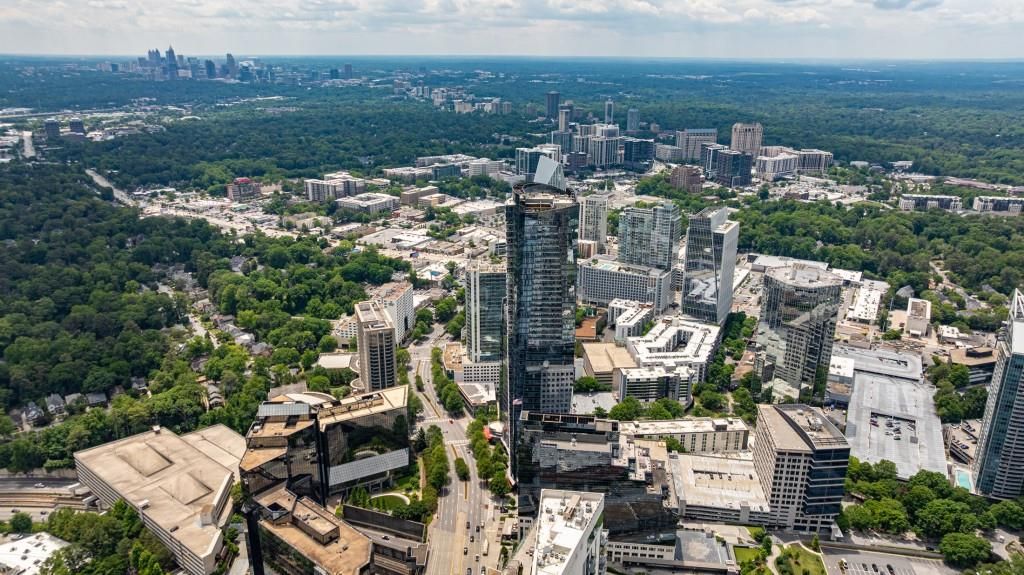 Image 70 of property listing at 3344 Peachtree Road NE 3904, Atlanta, GA 30326