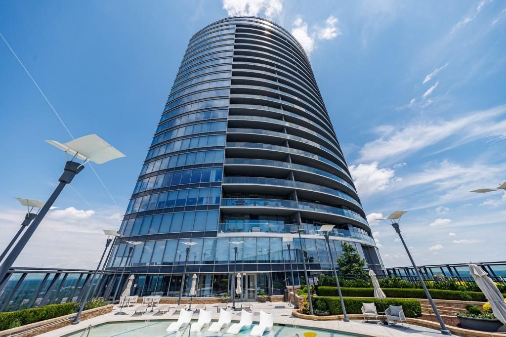Image 72 of property listing at 3344 Peachtree Road NE 3904, Atlanta, GA 30326
