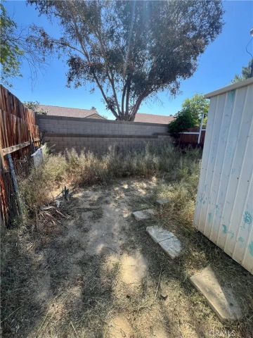 1717 E Ave I 31, Lancaster, CA 93535