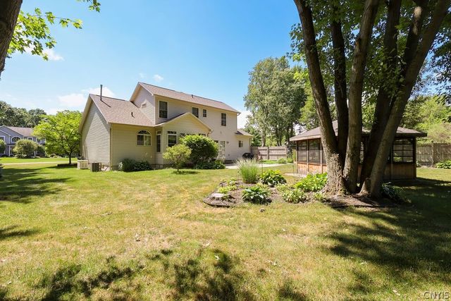 4551 Quarry Point Circle, Clay, NY 13041