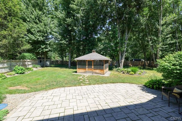 4551 Quarry Point Circle, Clay, NY 13041