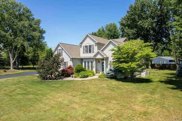 4551 Quarry Point Circle, Clay, NY 13041