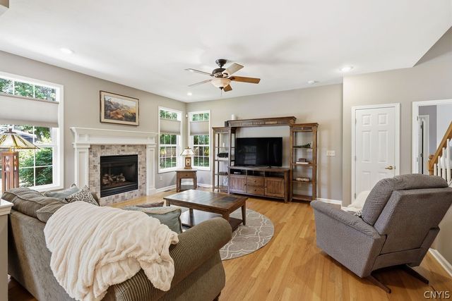 4551 Quarry Point Circle, Clay, NY 13041
