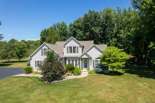 4551 Quarry Point Circle, Clay, NY 13041