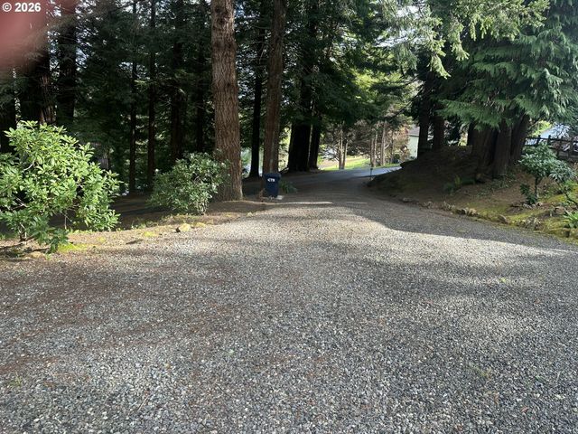 16735 THOMPSON Rd, Brookings, OR 97415