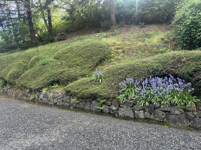 16735 THOMPSON Rd, Brookings, OR 97415